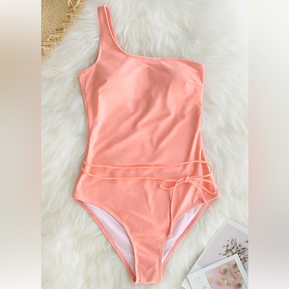 CUPSHE 1 shoulder bathing suit